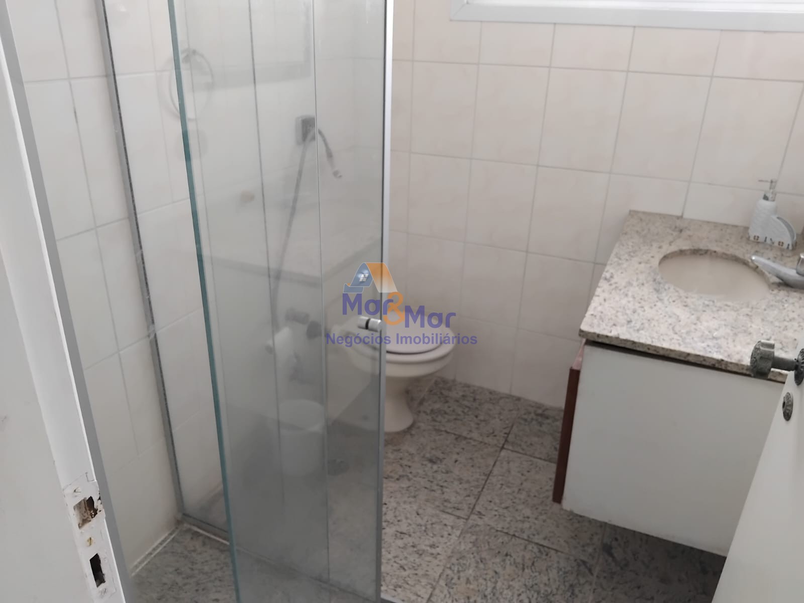 Apartamento-4-dormitorios-Pitangueiras - Centro