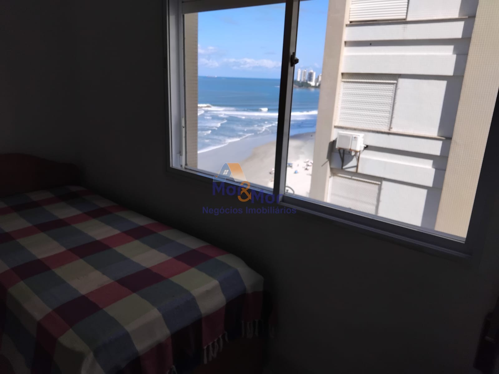 Apartamento-4-dormitorios-Pitangueiras - Centro