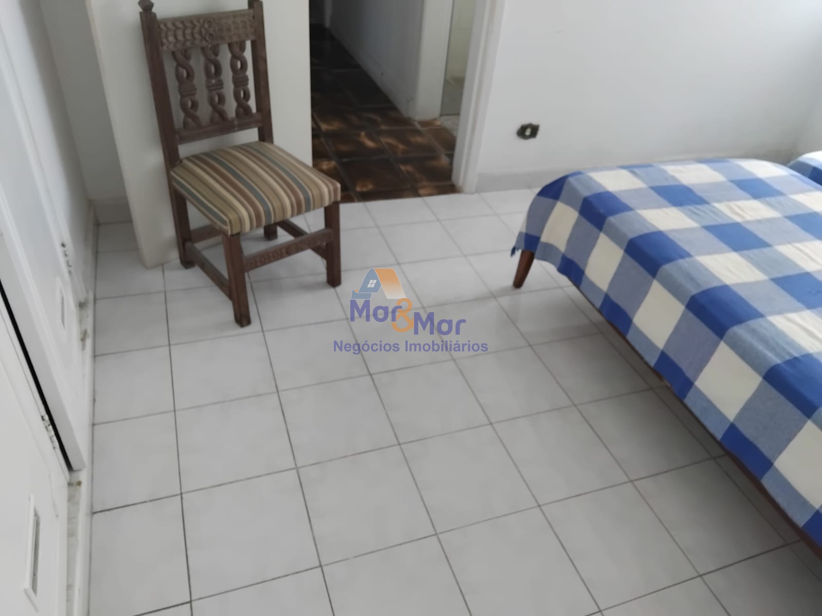 Apartamento-4-dormitorios-Pitangueiras - Centro