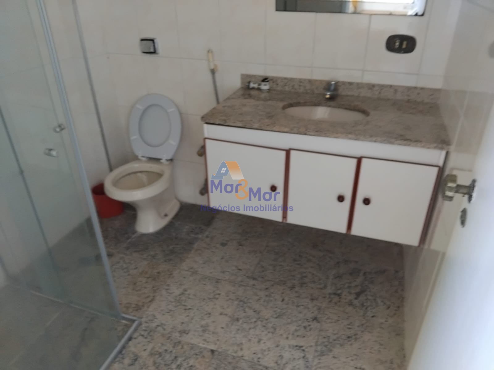 Apartamento-4-dormitorios-Pitangueiras - Centro