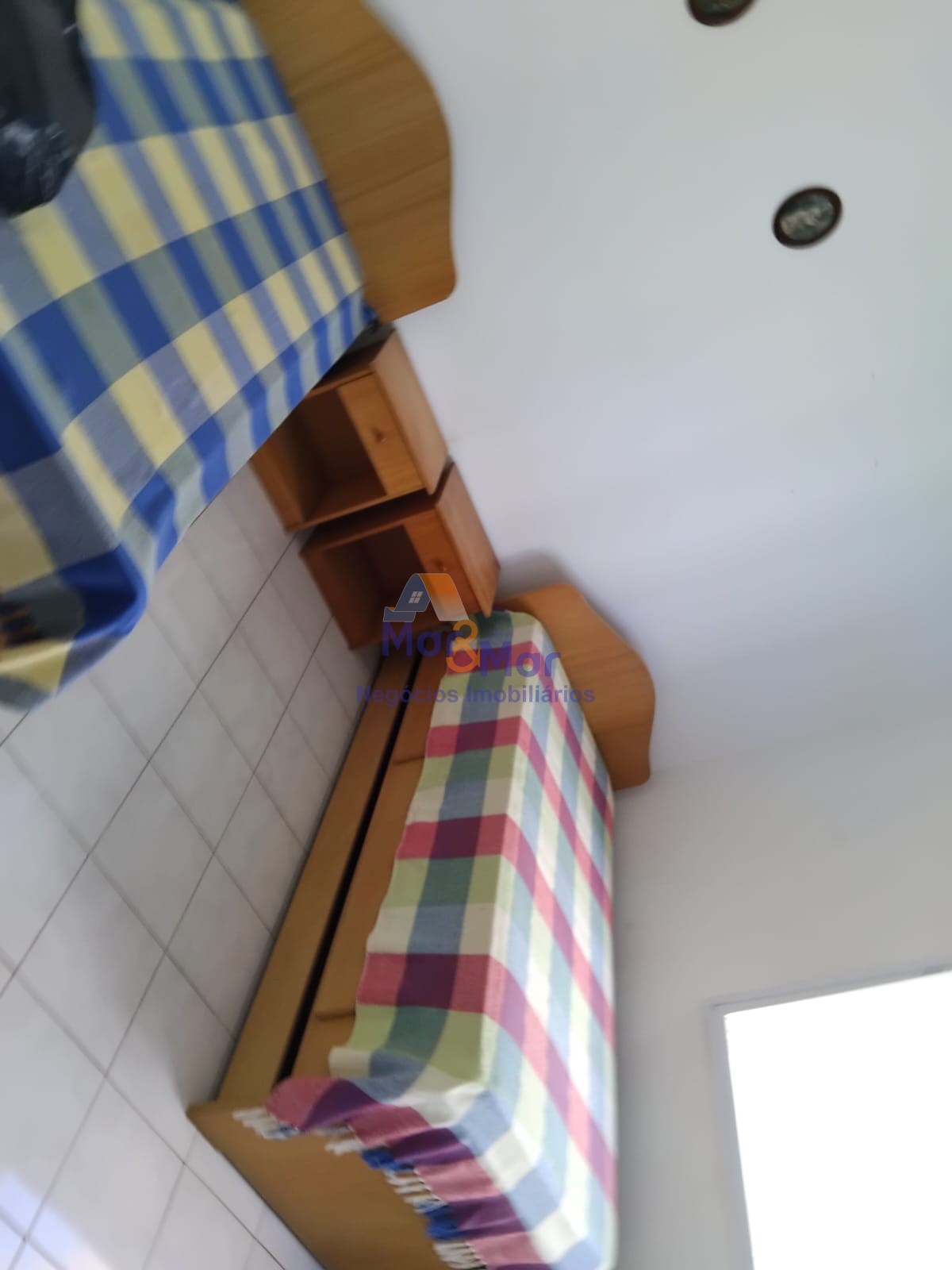 Apartamento-4-dormitorios-Pitangueiras - Centro