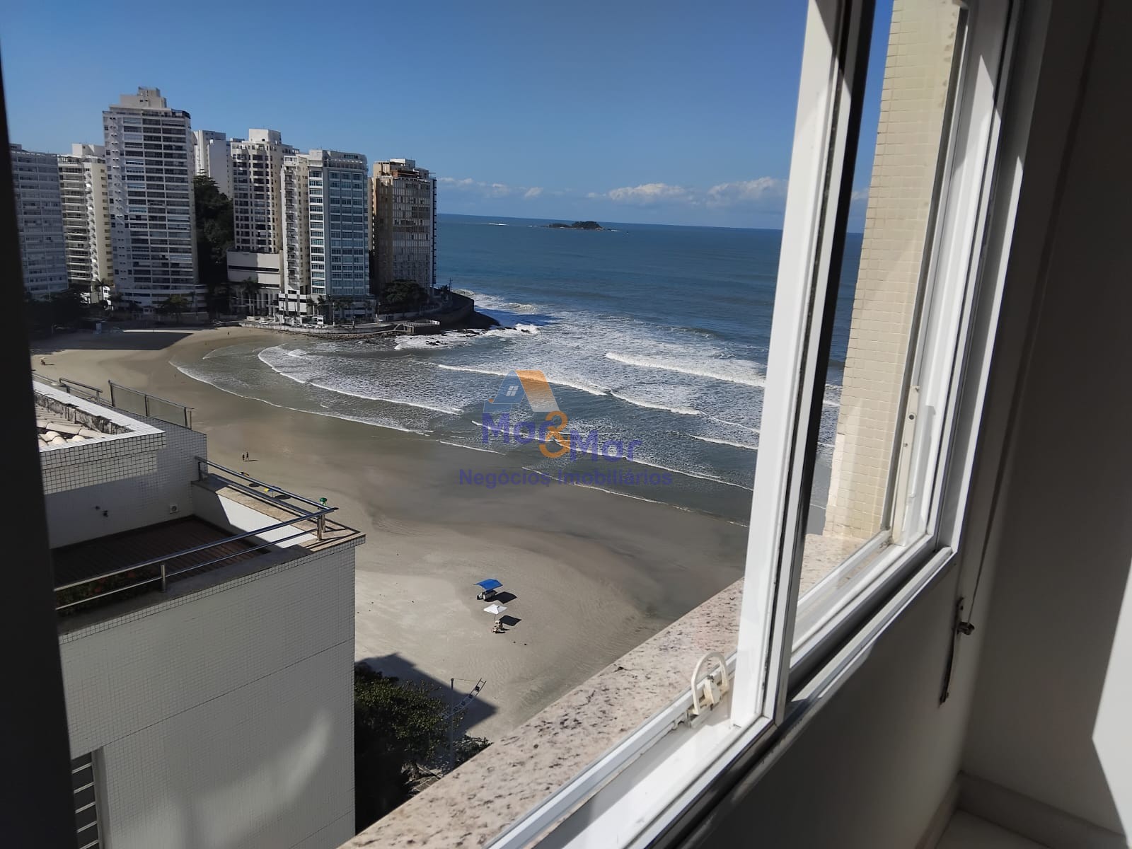 Apartamento-4-dormitorios-Pitangueiras - Centro