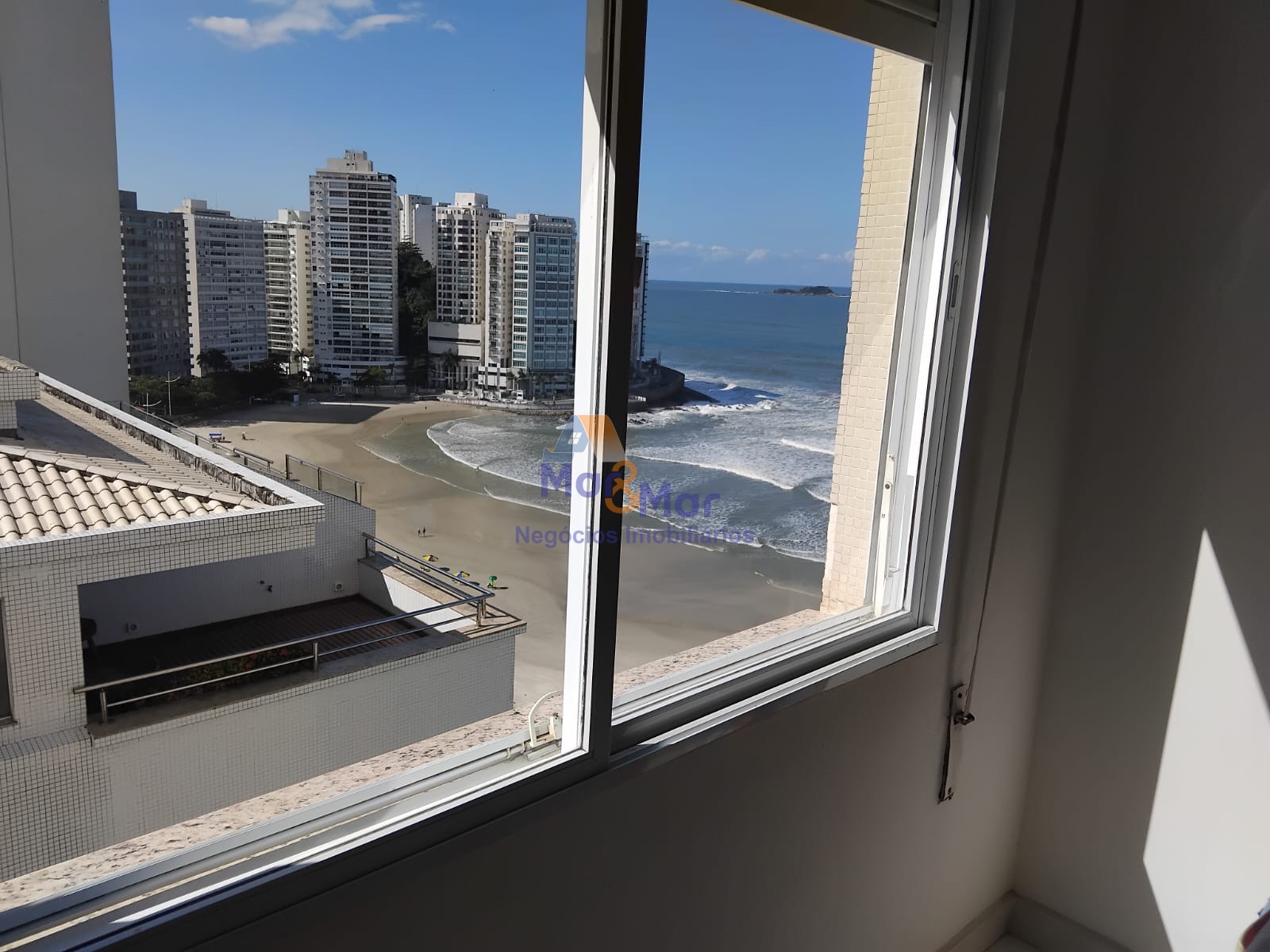 Apartamento-4-dormitorios-Pitangueiras - Centro