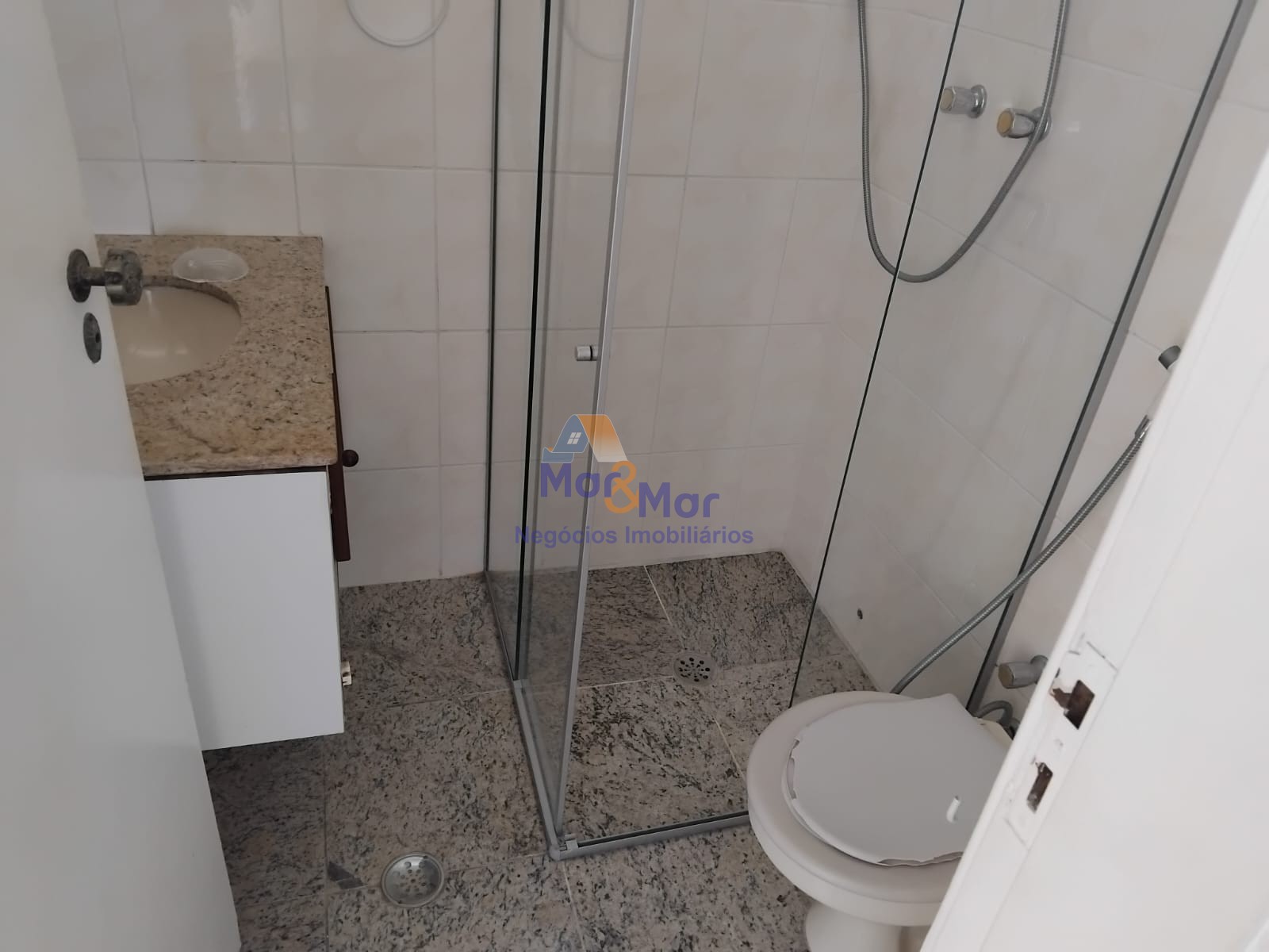 Apartamento-4-dormitorios-Pitangueiras - Centro