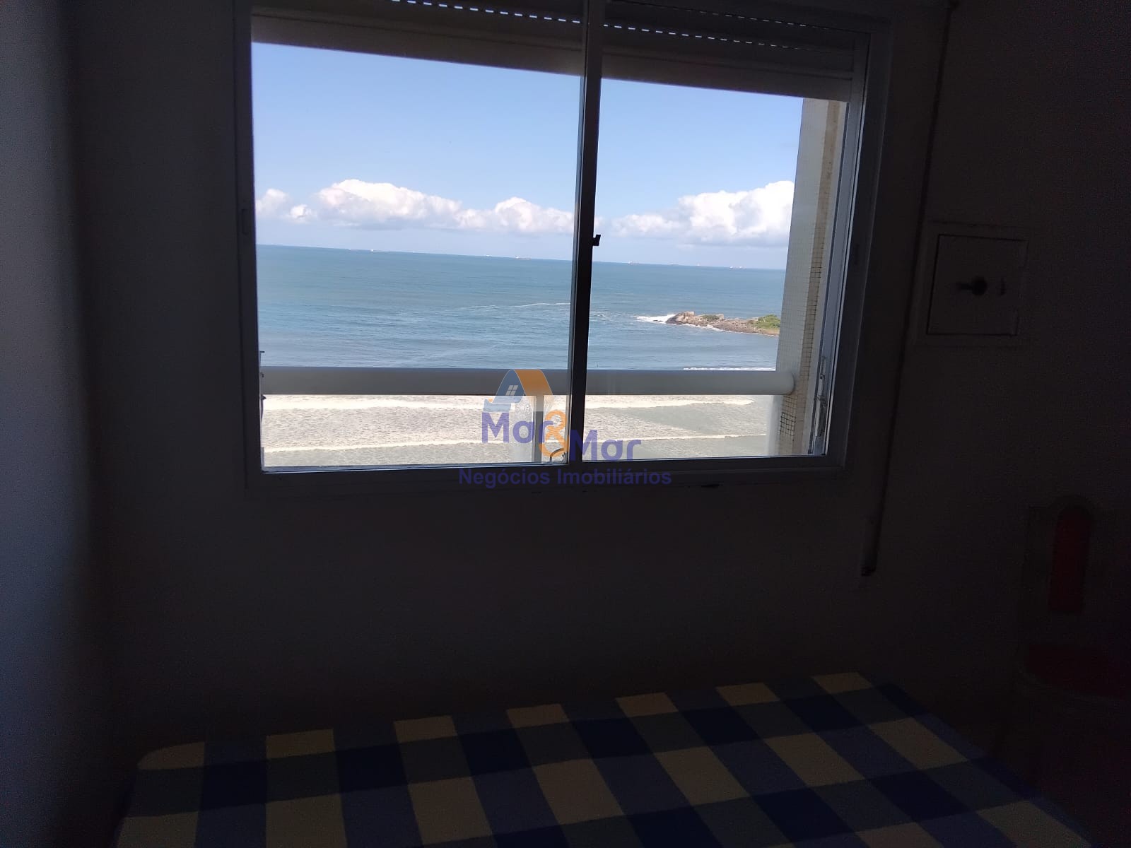 Apartamento-4-dormitorios-Pitangueiras - Centro