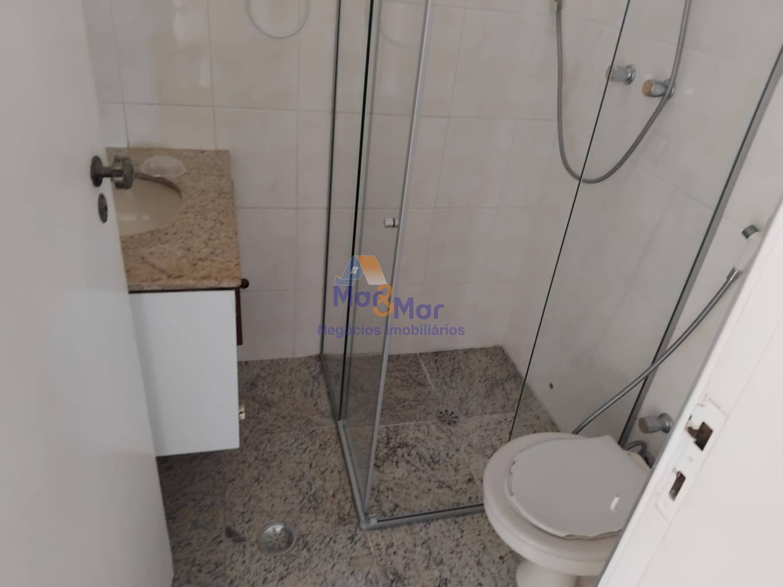 Apartamento-4-dormitorios-Pitangueiras - Centro