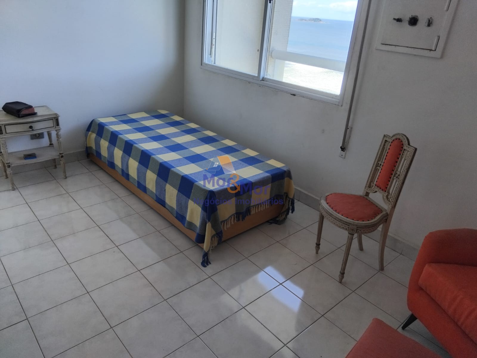 Apartamento-4-dormitorios-Pitangueiras - Centro