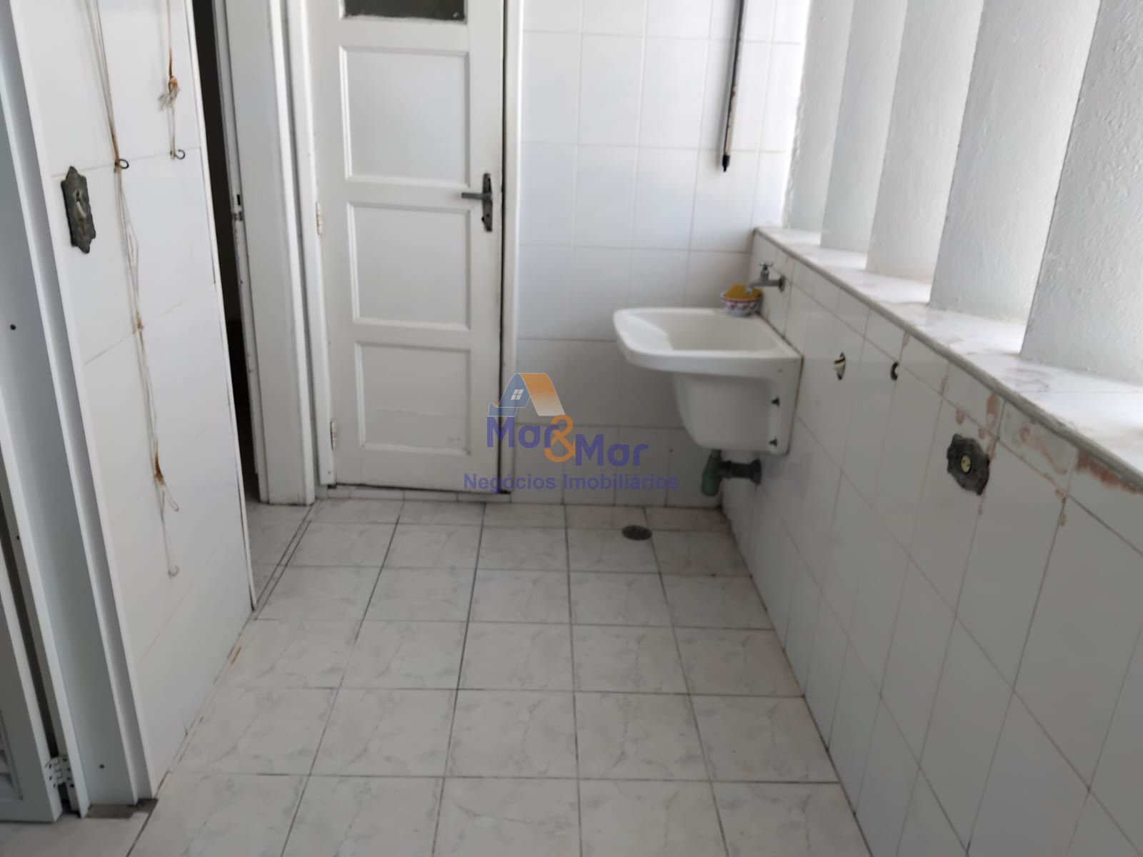 Apartamento-4-dormitorios-Pitangueiras - Centro