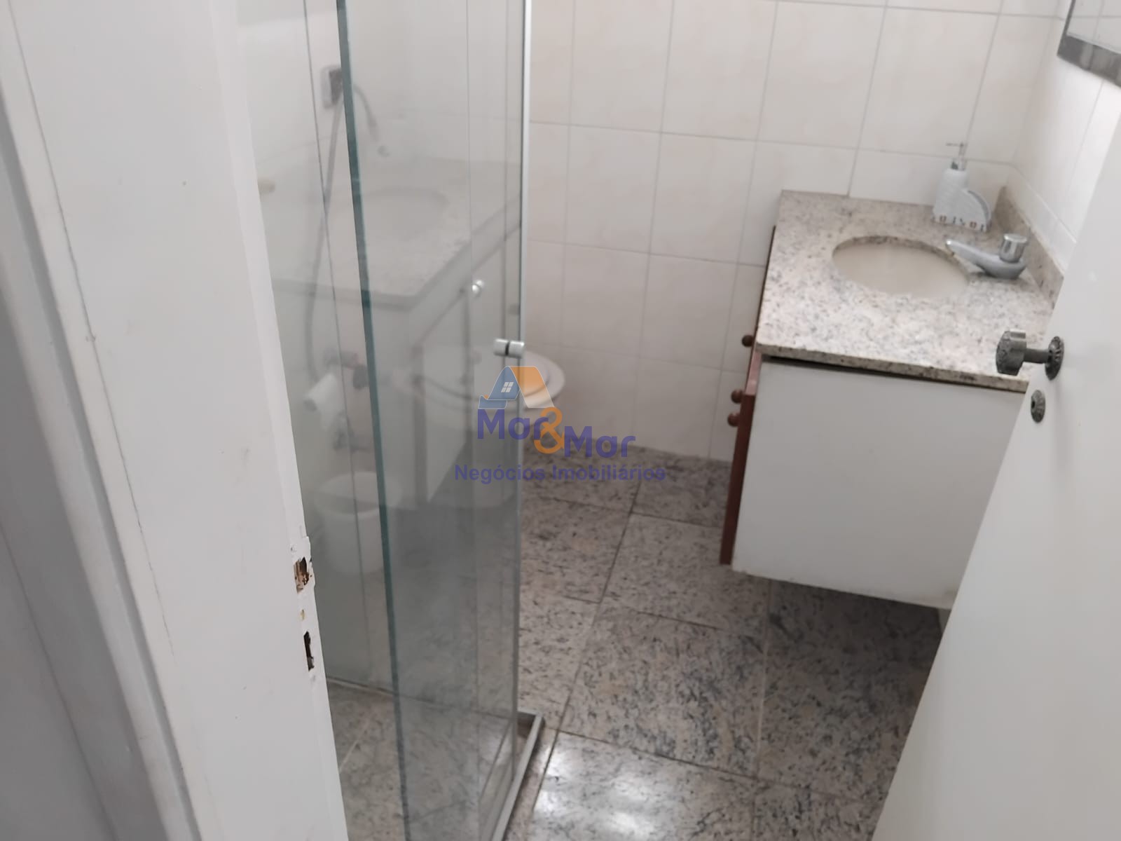 Apartamento-4-dormitorios-Pitangueiras - Centro