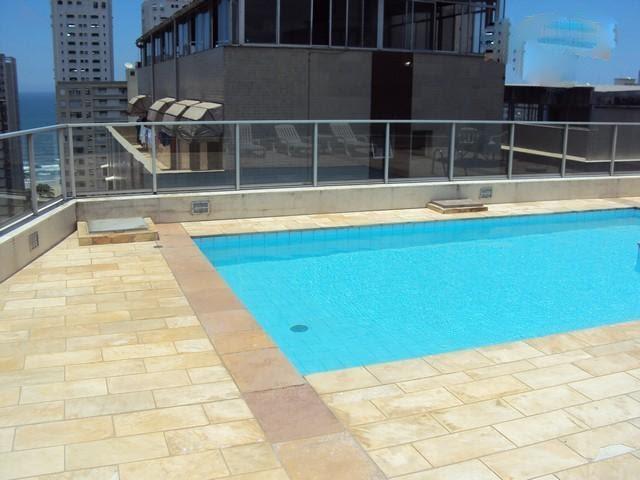 Apartamento na Praia das Pitangueiras, Guarujá - SP